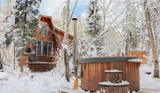 River/Wooden hottub Luxurious Shack in the forest