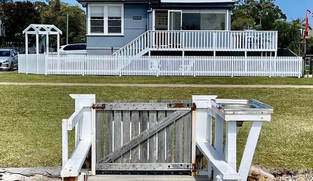 Riverbank Cottage - Waterfront