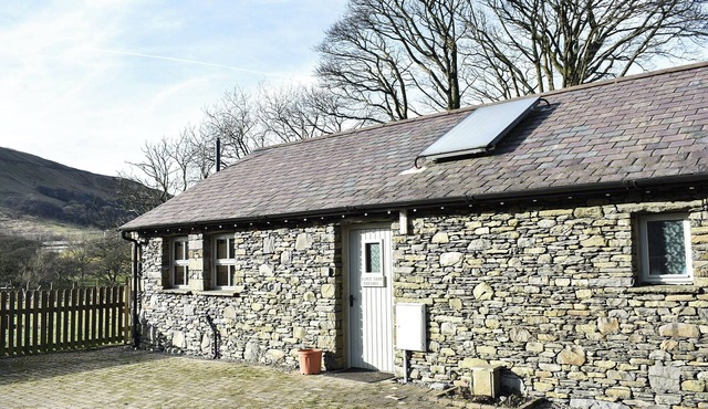 Riverbank Cottage-UK42229
