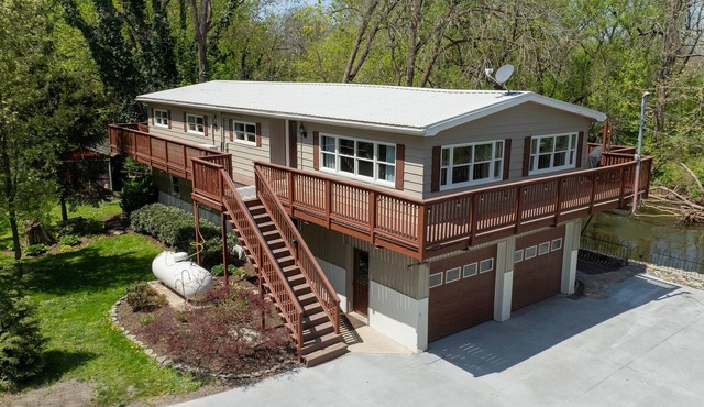 Riverbank Lodge : Cozy and Close to Everything!