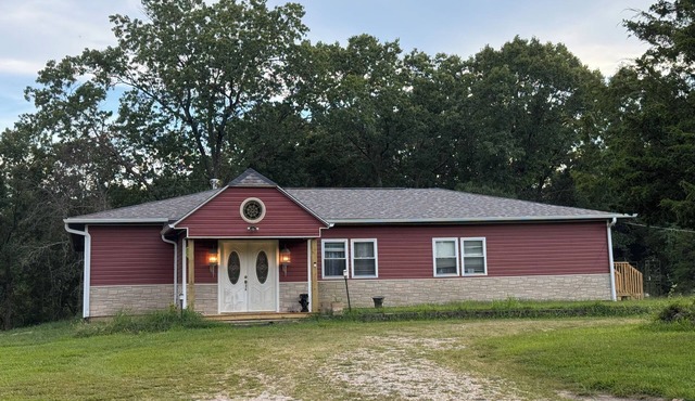 Riverbend Getaway 134-Luxury & Comfort sleep 20+ nearby-swim, float, hike, relax