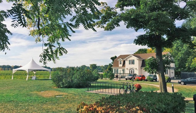Riverbend Inn & Vineyard