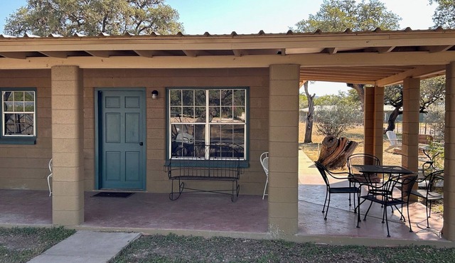 Riverbend on the Frio Motel 11