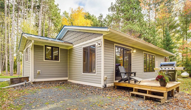 'Riverbend Retreat' on 7 Acres w/River Access!