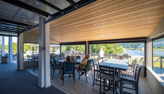 Riverboat Inn and Suites