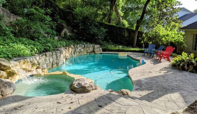 Rivercrest Oasis on Lake Austin Street with Private Dock, Pool & Hot Tub