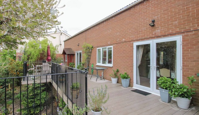 RIVERDALE, pet friendly in Shrewsbury