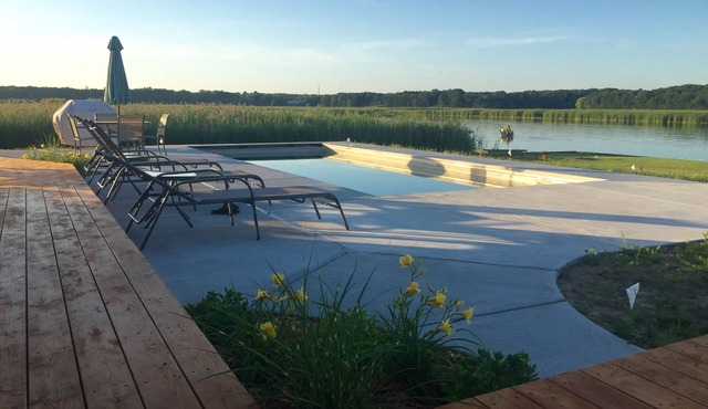 Riverdance, Hot Tub Open! Heated Pool open 5/8 to 10/12/26.