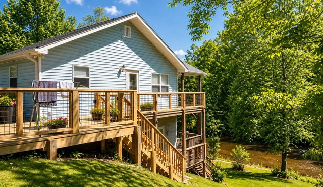 RiverDance Retreats- Riverfront, Waterfalls, Unforgettable - Got It All - DEAL!