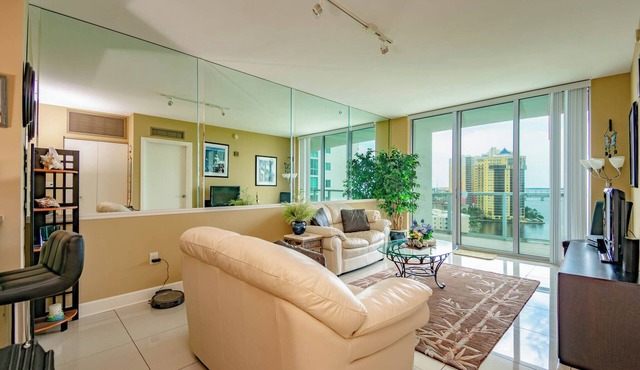 Riverfront 1-bed High Rise Condo close to Historic Downtown Fort Myers!