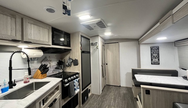 Riverfront 2 bed RV on PROPERTY- PETS OK! Minutes from Nisqually Red Wind Casino