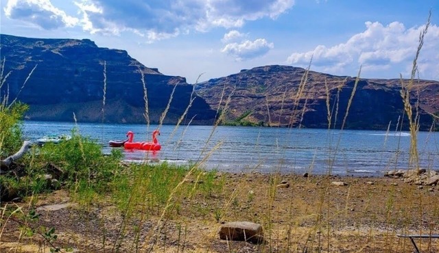 Riverfront 3 bedroom with plenty of sun and fun!