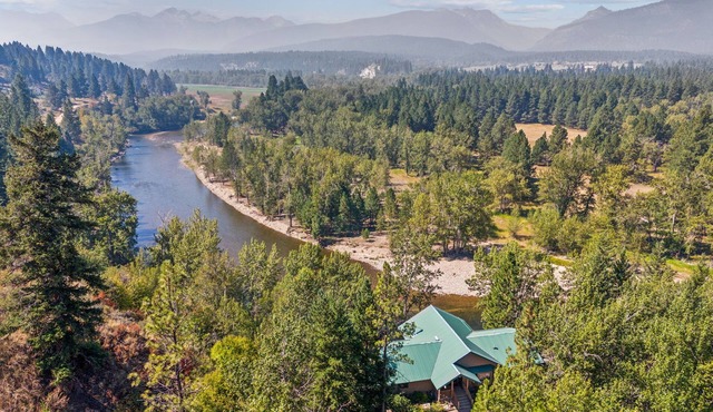 Riverfront 4 bed/3bath home on Bitterroot River plus a Pickleball Court