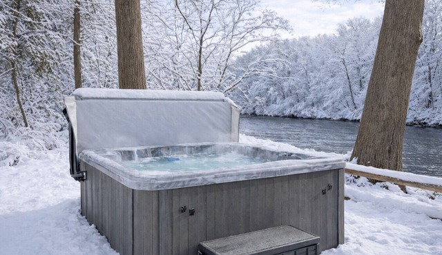 Riverfront 4BR | Winter Views & Hot Tub