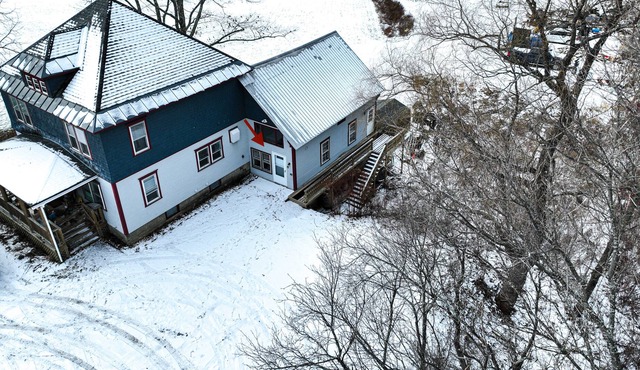 Riverfront apt with river & mtn views, beach access, canoes, hammock, firepit