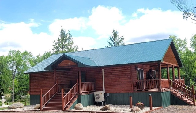 Riverfront Bear Cabin