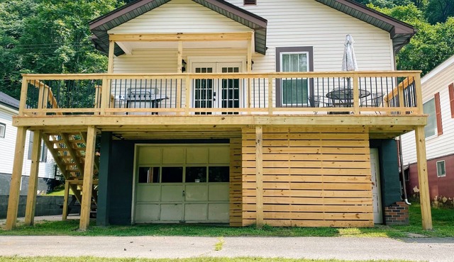 Riverfront Bungalow on the New River Dries