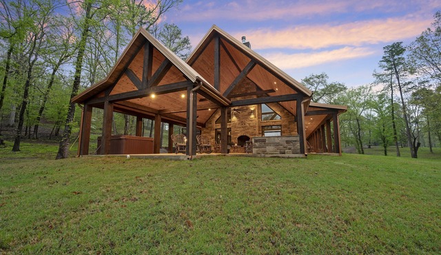Riverfront Cabin-160 acres/Mtn & River Views!Hiking Trails!Kayaks Provided!