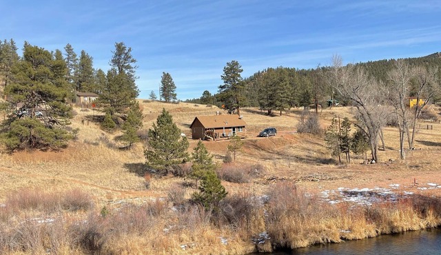 Riverfront Cabin. Located on the "Gold Medal" waters, of the South Platte River