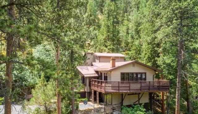 Riverfront Cabin Near Estes Park & RMNP Fly Fishing Family Friendly
