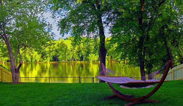 Riverfront cabin on Rock River
