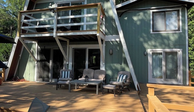 Riverfront Cabin – Springtime Escape in the Shenandoah Valley