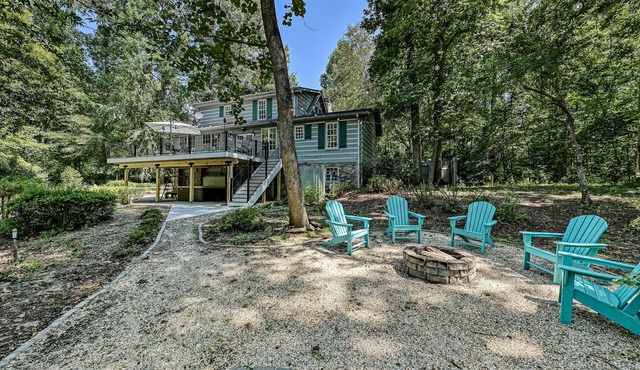 Riverfront cabin, private, hot tub, firepit, quiet, gated community