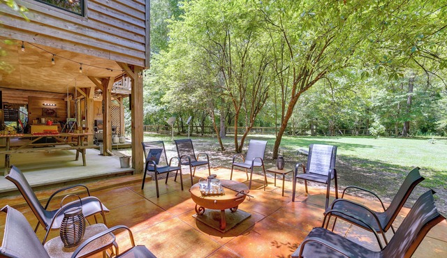 Riverfront Cabin w/Outdoor Oasis in Seminary!