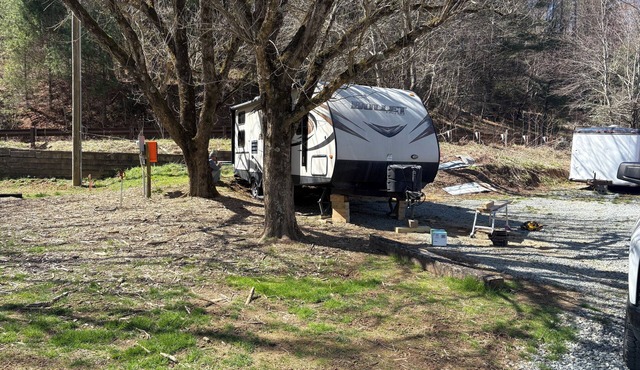 Riverfront Camper -sleeps 5 in charming Todd, NC. Perfect for fishing and tubing
