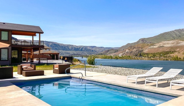 Riverfront, Chelan area home with private pool & hot tub