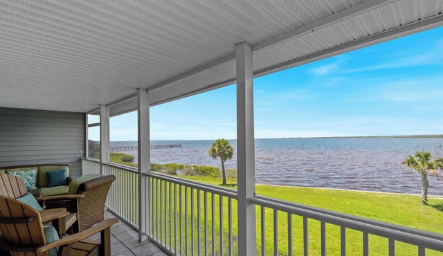 Riverfront Condo w Water Views-Heated Pool
