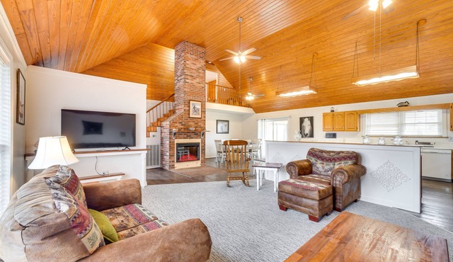 Riverfront Dayton Getaway on 700 Wooded Acres!