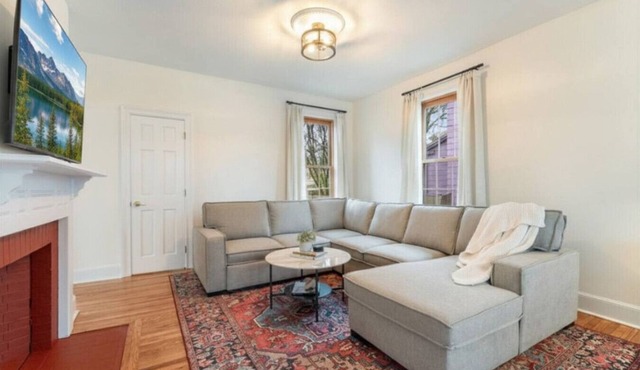 Riverfront Escape Near Boston & Transit w/Parking