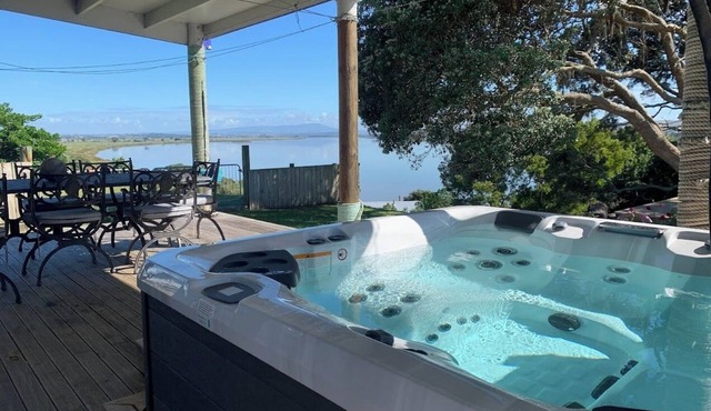 Riverfront Family Home, with spa and stage