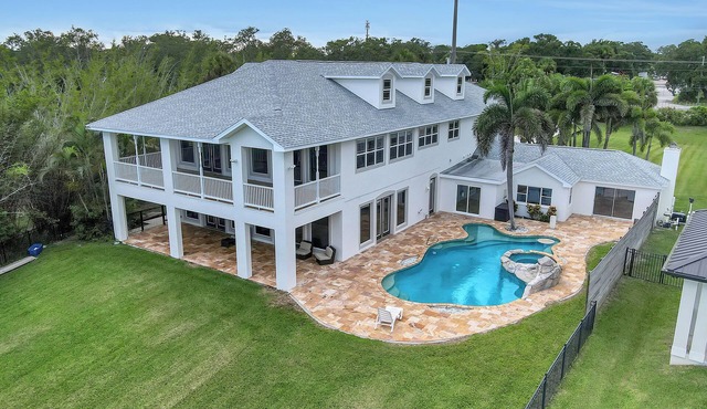 Riverfront Family Pool/Spa Game Rm 8bd/5.5ba 20ppl