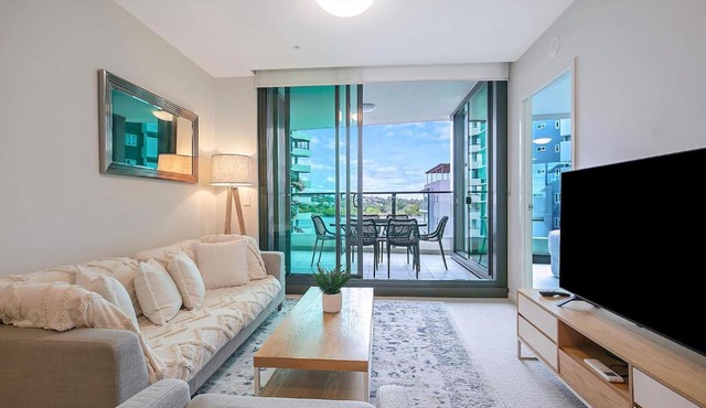 'Riverfront Flow' Poolside and Portside in Hamilton