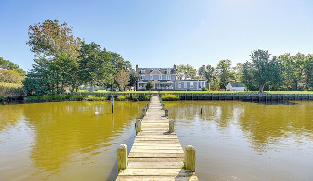 Riverfront Gem w/Fire Pit in Eden