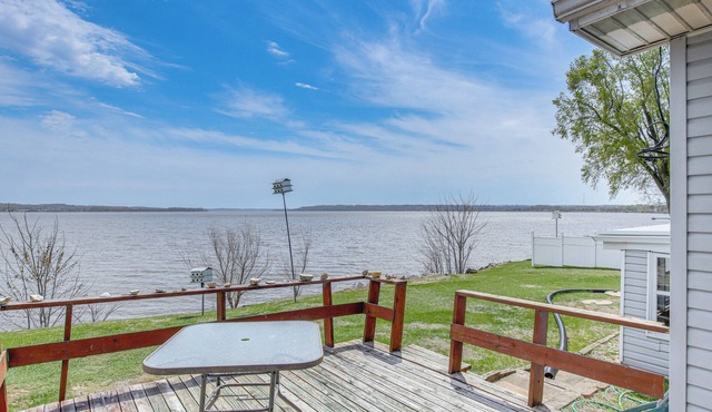 Riverfront Gem w/Kayaks & Yard in Montrose!