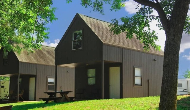 Riverfront Getaway: Fire Pit, Cozy Loft (Cabin 2)