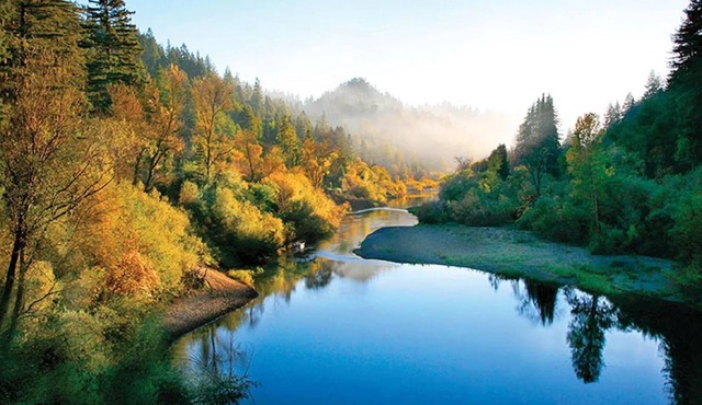 Riverfront getaway with Wine Tastings Included