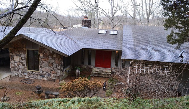 Riverfront, golf course retreat with pool!