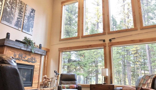 Riverfront Home Bordering GLACIER NATIONAL PARK on 9 acres!