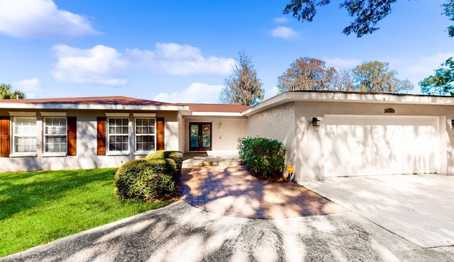 Riverfront home near downtown Tampa with panoramic river views streaming WD