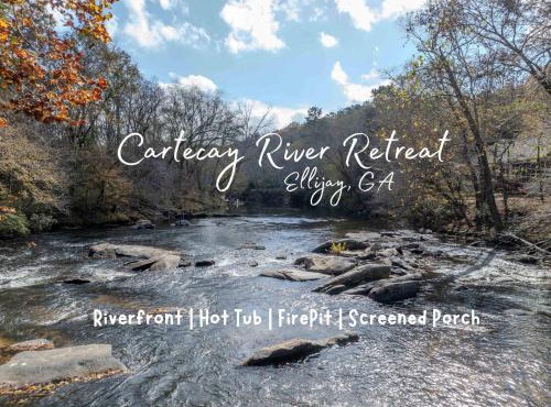 Riverfront Home w Deck & Hot Tub