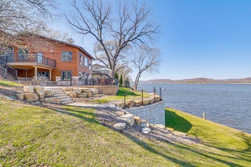 Riverfront Home with Yard Games in Wabasha!