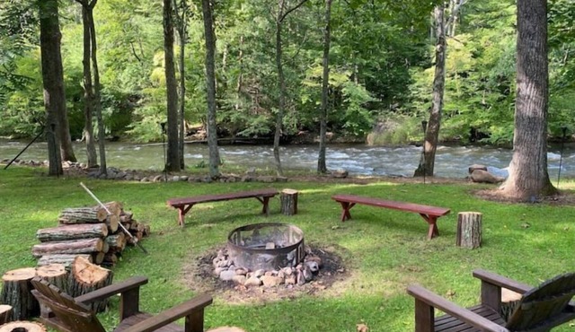 Riverfront House in Damascus VA