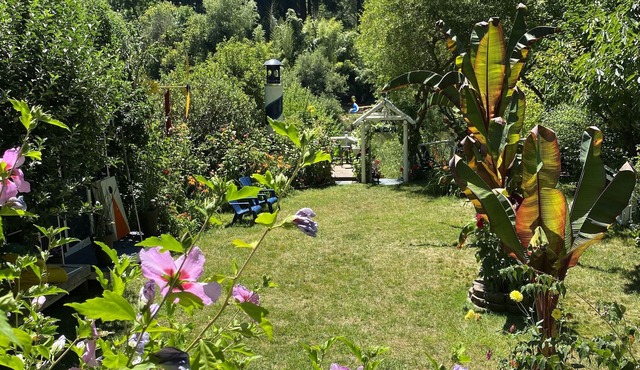 RIVERFRONT, KAYAKS, DOCK, YARD, VIEW, HOT TUB, POOL TABLE, BBQ, 5 STAR