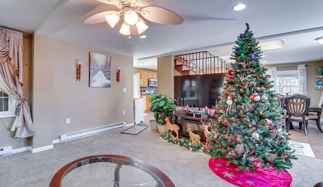 Riverfront Kresgeville Getaway Near Blue Mountain!