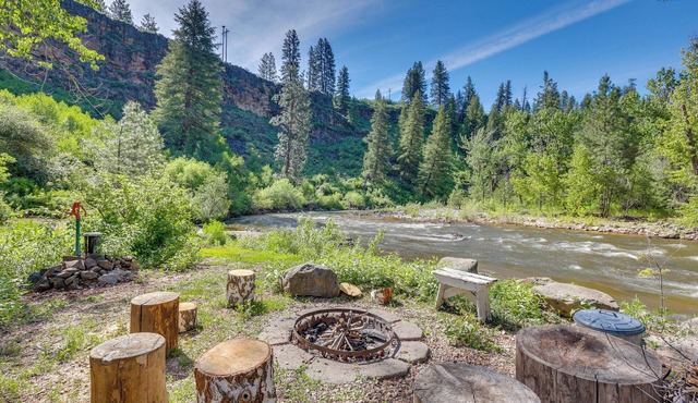 Riverfront & Lake Retreat: 9 Mi to Lucky Peak!