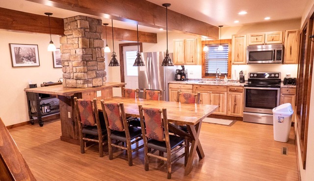 Riverfront Lodge | 4BR,3BA, Hot Tub, River Access